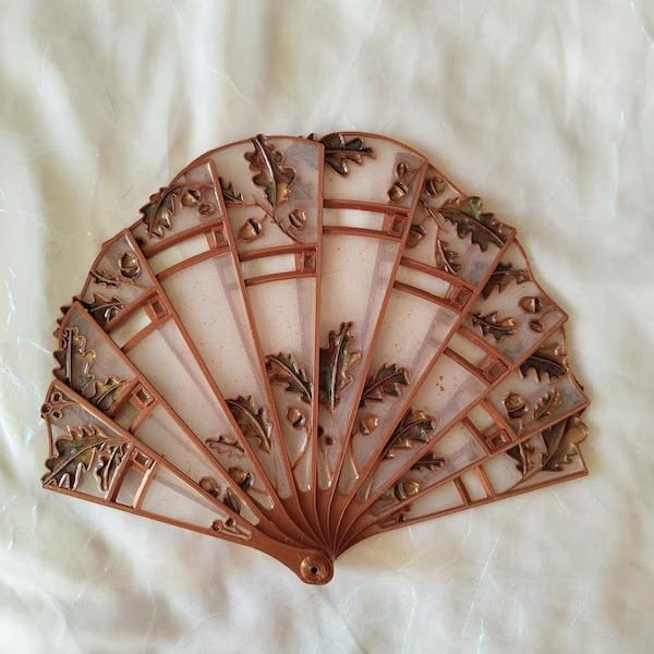 Acorn hand fan